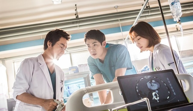 Romantic Doctor Teacher Kim: Doktor olmak yetmez, insan olmak lazım!