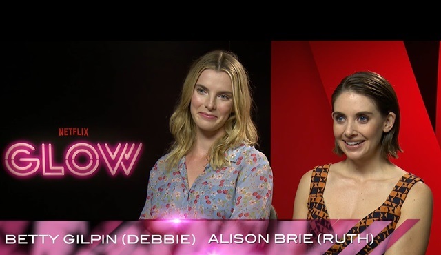 GLOW: 80'ler çok güzel gelsenize?