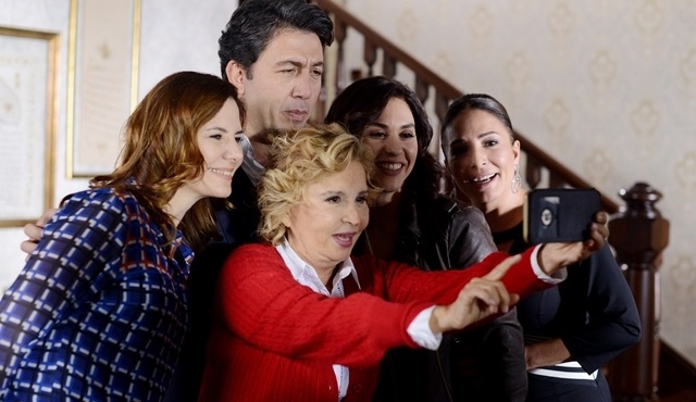 Pazar Gezmesi, Güneşin Kızları setinde Emre Kınay'a konuk oluyor!
