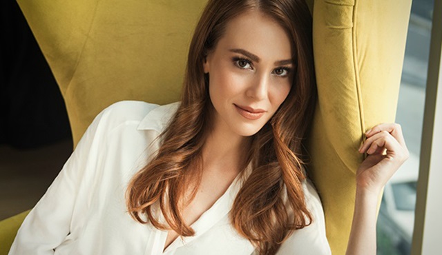 Elçin Sangu'ya, DIAFA'dan en iyi uluslararası oyuncu ödülü geldi!