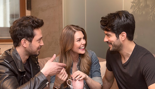 Aslı Enver, Murat Boz, Burak Özçivit: 3 Oyuncu, 1 keyifli röportaj 