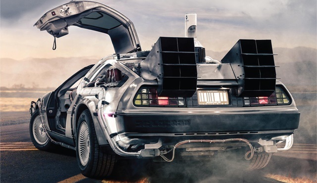 Geleceğe Dönüş'ün meşhur arabası DeLorean'ı görmek ister misin?