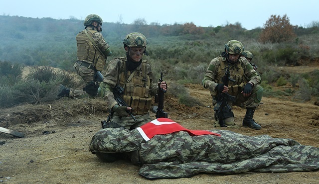 Söz: Gözümüz arkada kalmadı