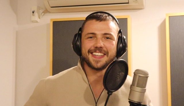 Tolga Sarıtaş, Arıza dizisi için şarkı söyledi!