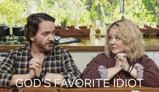 Netflix'in yeni komedisi God's Favorite Idiot 15 Haziran'da başlıyor
