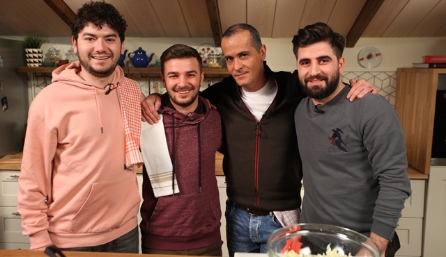 Memet Özer ile Mutfakta'ya Kafalar ekibi konuk olacak!