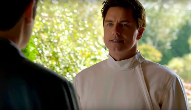 John Barrowman, Arrow evrenine geri dönüyor