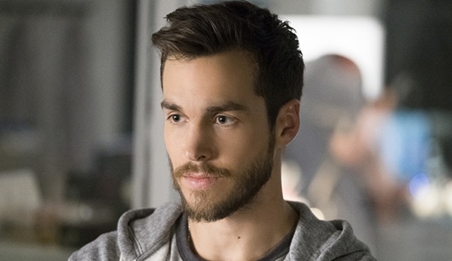 Supergirl'de Mon-El'in kostümü yayınlandı