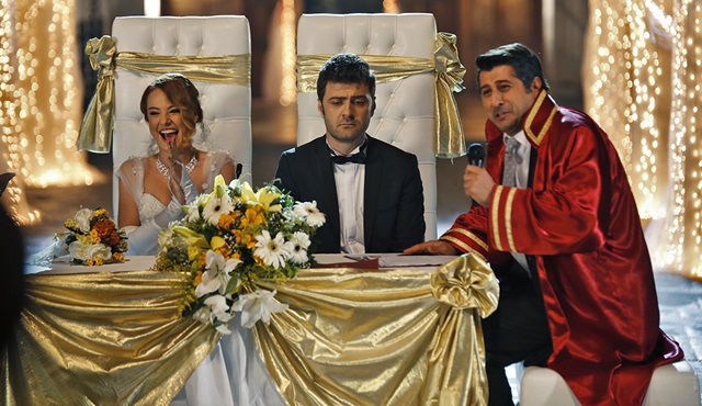 ‘Git Başımdan’ filminde masal gibi bir düğün...