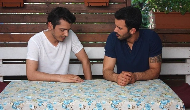 Kiralık Aşk: Bir Ömer gömdük biz, gerçeğin altına...