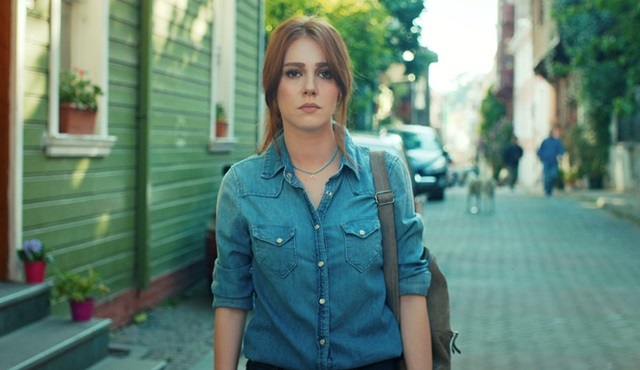 Love For Rent | While Ömer faces facts, Defne leaves...