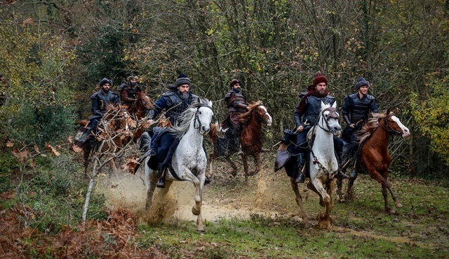 Rekortmen dizi Diriliş Ertuğrul yükselişte hız kesmiyor!
