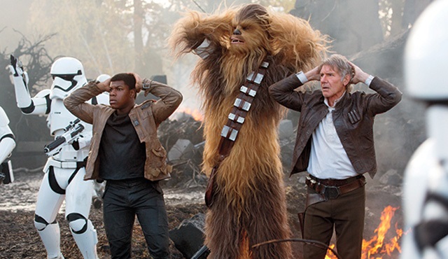 Star Wars: Bölüm VII - Güç Uyanıyor filminden yeni kareler geldi