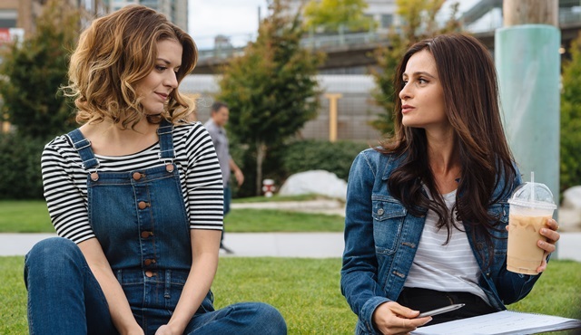 Unbreakable Kimmy Schmidt ve You Me Her, Netflix Türkiye'de başlıyor!