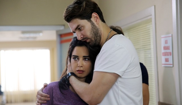 Son Çıkış: Can Zeynep pay Müjgan's hospital bill
