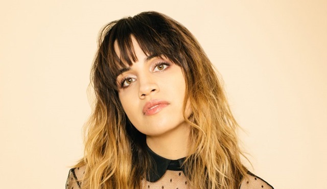Natalie Morales Dead to Me dizisinin 2. sezonunun kadrosunda