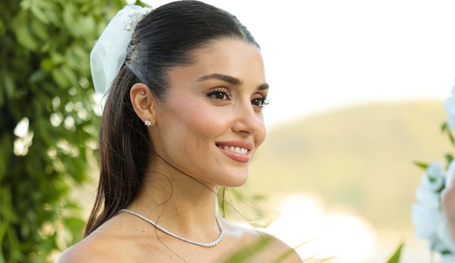Hande Erçel, Meyra karakterinin bilinmeyenlerini anlattı!