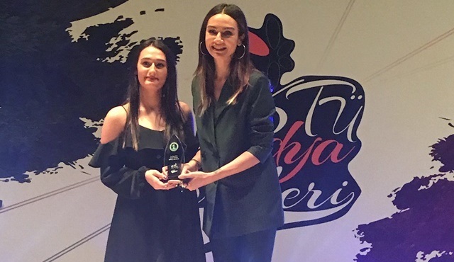 Karadeniz Teknik Üniversitesi Medya Ödülleri'nde Birce Akalay, En İyi Kadın Oyuncu ödülünü aldı!