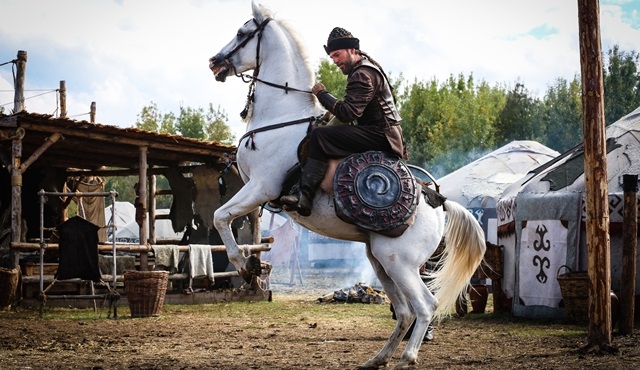 Diriliş Ertuğrul'un yeni sezonu için geri sayım başladı!