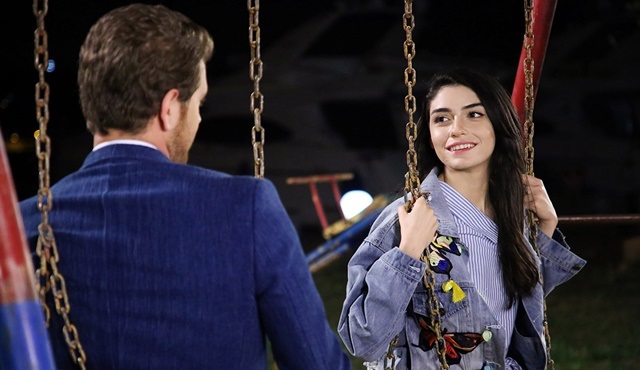 Yüksek Sosyete | Cansu tries to avoid Kerem but it doesn't work
