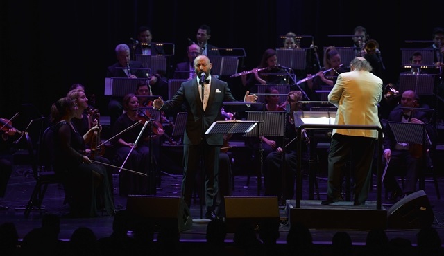 Halit Ergenç, uluslararası ilk konserini verdi!