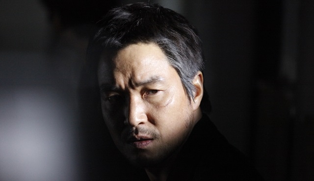 Han Suk-kyu, romantik doktor Kim Sa-bu rolünde ekranlara dönüyor! 