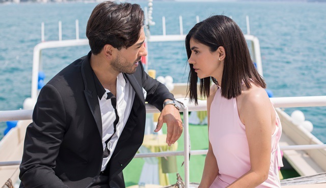 Seviyor Sevmiyor | Deniz's plans to confess hindered 