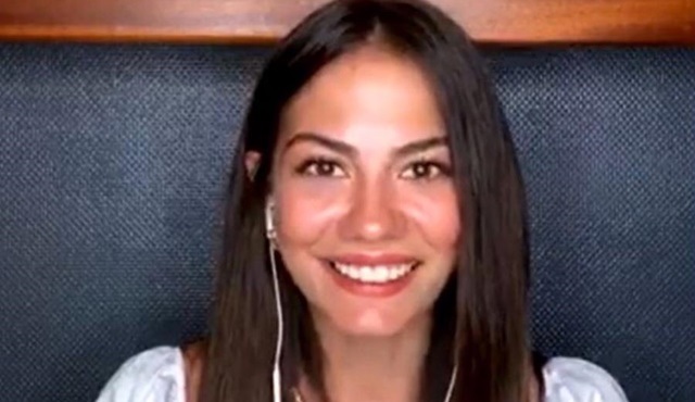 Demet Özdemir, Instagram canlı yayınında sevenleriyle buluştu!