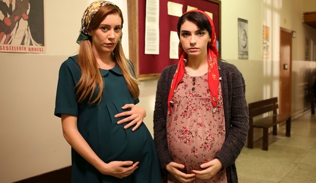 Analar ve Anneler: Sinem Kobal ve Hazar Ergüçlü ilk kez anne rolünde!