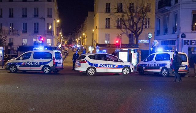 Paris'teki saldırılardan sonra basın Fransa'ya girebilecek mi?