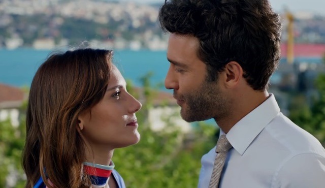 Aslı ve Barış: Ateşböceklerinin hikayesi