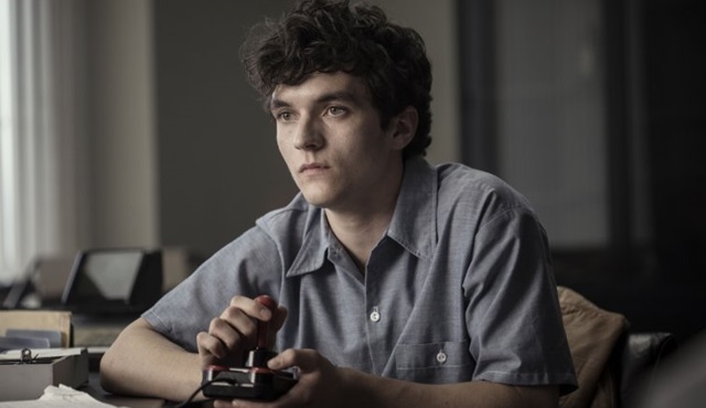 Black Mirror'ın yeni filmi Bandersnatch, 28 Aralık'ta Netflix'te yayınlanacak!