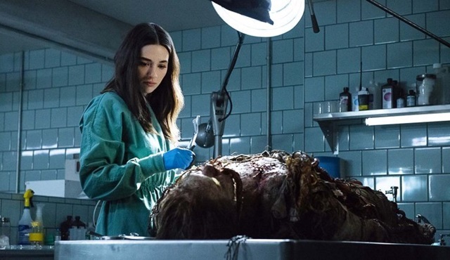 Swamp Thing dizisi ilk bölümünün ardından iptal oldu