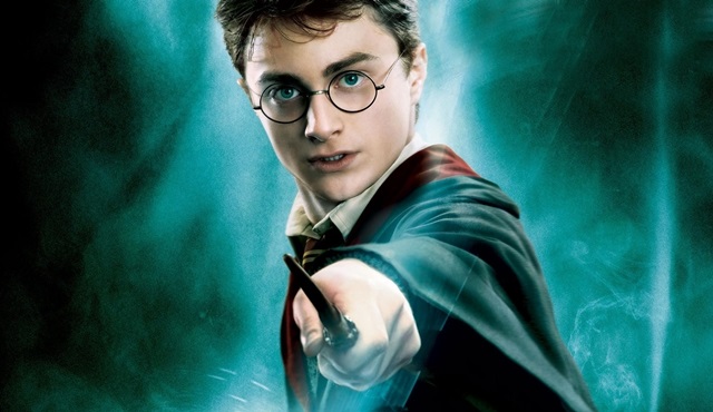 ‘Harry Potter And The Cursed Child’ kitabı, Harry Potter’ın doğum gününde okuyucuları ile buluşuyor!