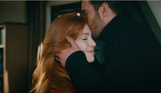 Kiralık Aşk: Gülerken, ağlarken... Ben varım!