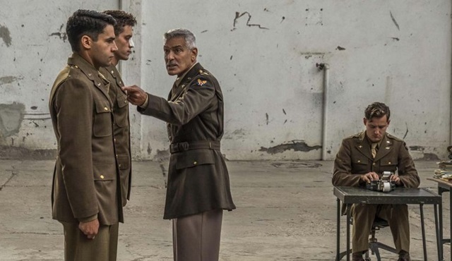 George Clooney'li Catch-22 dizisinden yeni bir tanıtım geldi