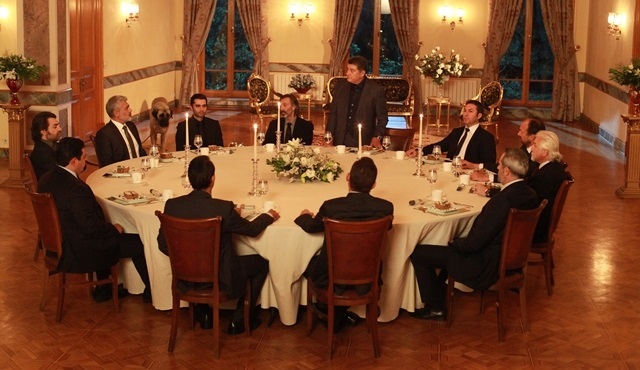 Eşkıya Dünyaya Hükümdar Olmaz: Power struggle