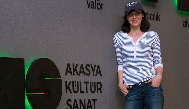 Ahu Türkpençe sonunda kendi oyununu yazdı