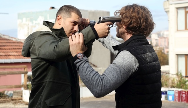 İçerde'de kardeş kavgası var!