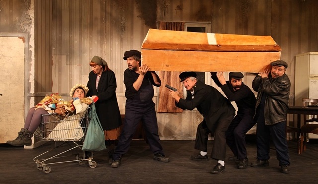 Ayağa kalkmaya çalışanların hikayesi: Ödenmeyecek! Ödemiyoruz!