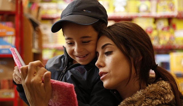 Mother | Zeynep and Melek come to İstanbul 