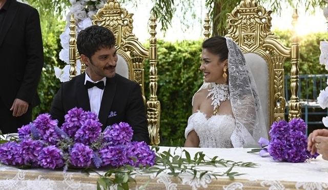 Halef'te Serhat ve Yıldız'ın aşkı mutlu sona kavuşuyor!