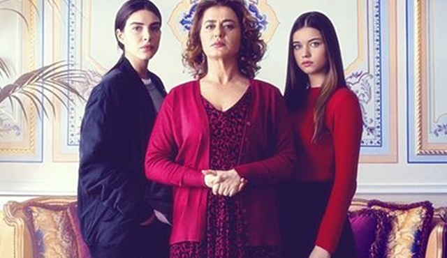 Fazilet Hanım ve Kızları: Olur olur, bal gibi olur!