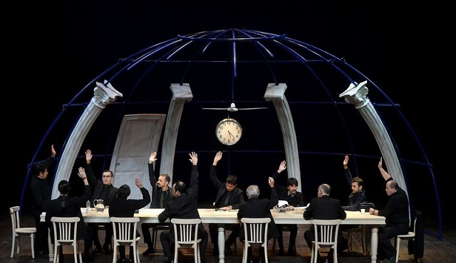 On İki Öfkeli Adam: Adaletin hassas terazisi 