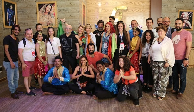 Mumbai Film Festivali için giden Türk ekibi Bollywood stüdyolarını gezdi!
