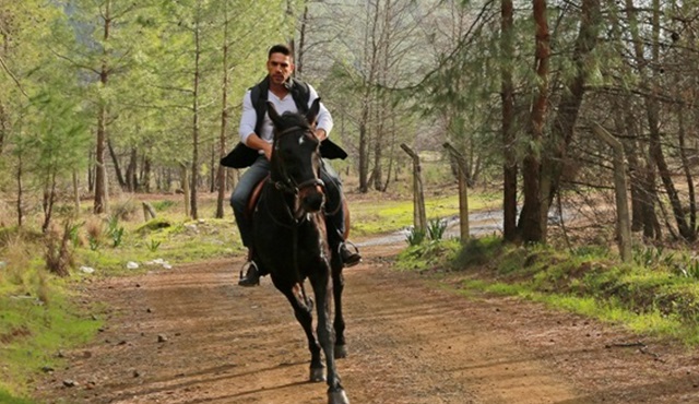 Keanu Reeves'in eğitmeni Sevdam Alabora'da!
