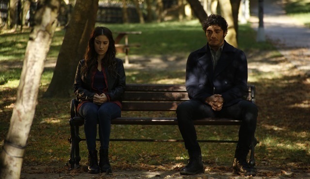 Bizim Hikaye: BarFi - Ayrı olsalar bile çoktan aile olmuş iki aşık