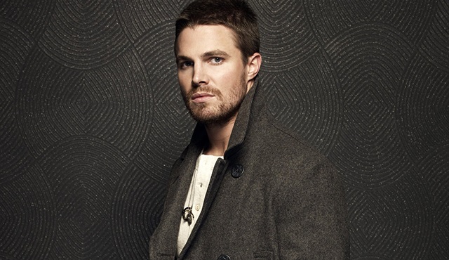 Stephen Amell Twitter'daki yorumları yüzünden tepki aldı