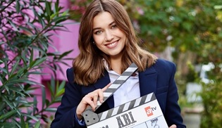 Afra Saraçoğlu’nun A.B.İ dizisinin setinden ilk fotoğrafı paylaşıldı!