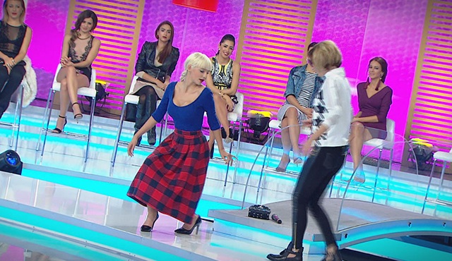 Ayşenur Balcı'dan, Özlem Özden'e dans dersi